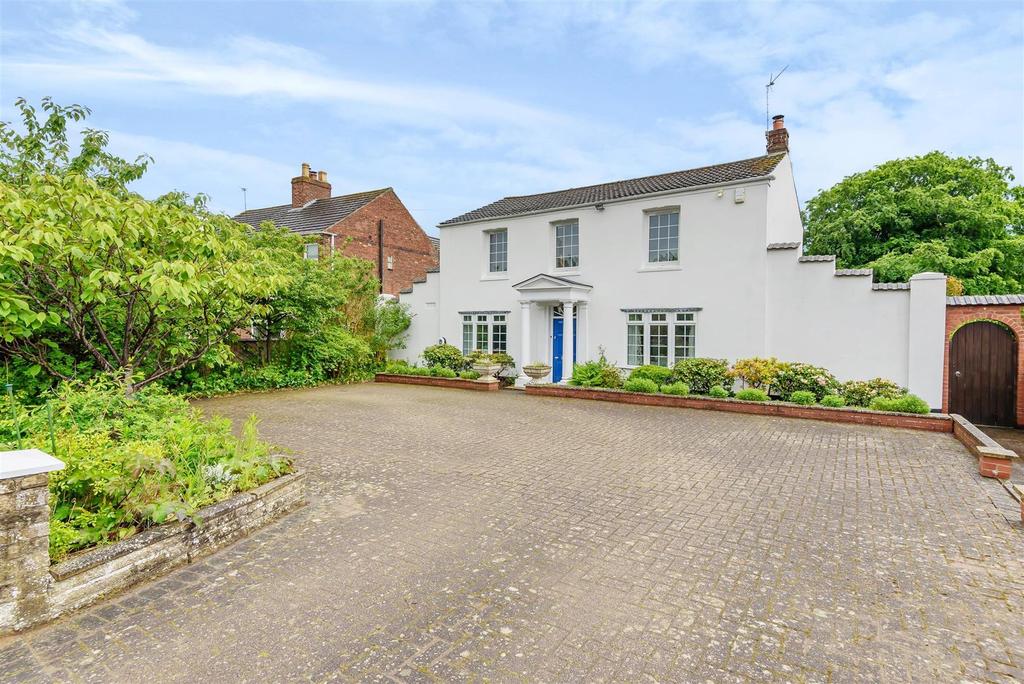 Spilsby Road, Horncastle, Lincs, LN9 6AW 4 bed detached house £425,000