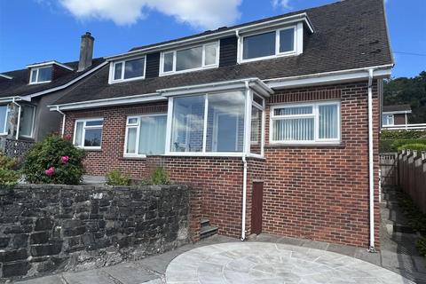 3 bedroom detached house for sale, Padarn Crescent, Llanbadarn Fawr, Aberystwyth