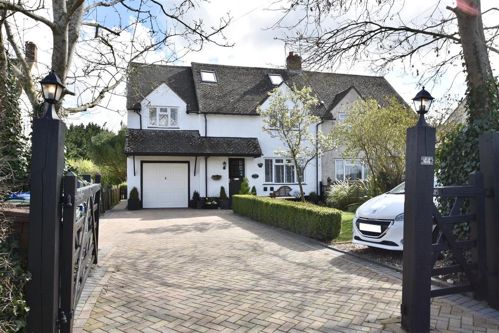 Ardley Road, Fewcott, Bicester 4 bed semidetached house £500,000