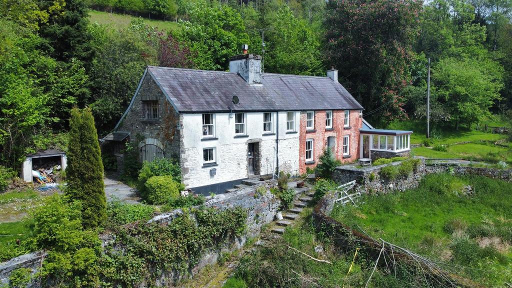 Rhandirmwyn, Llandovery 4 bed property with land for sale £409,500
