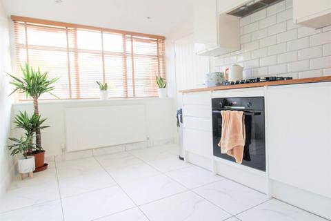3 bedroom end of terrace house to rent - Barton Road, Maidstone