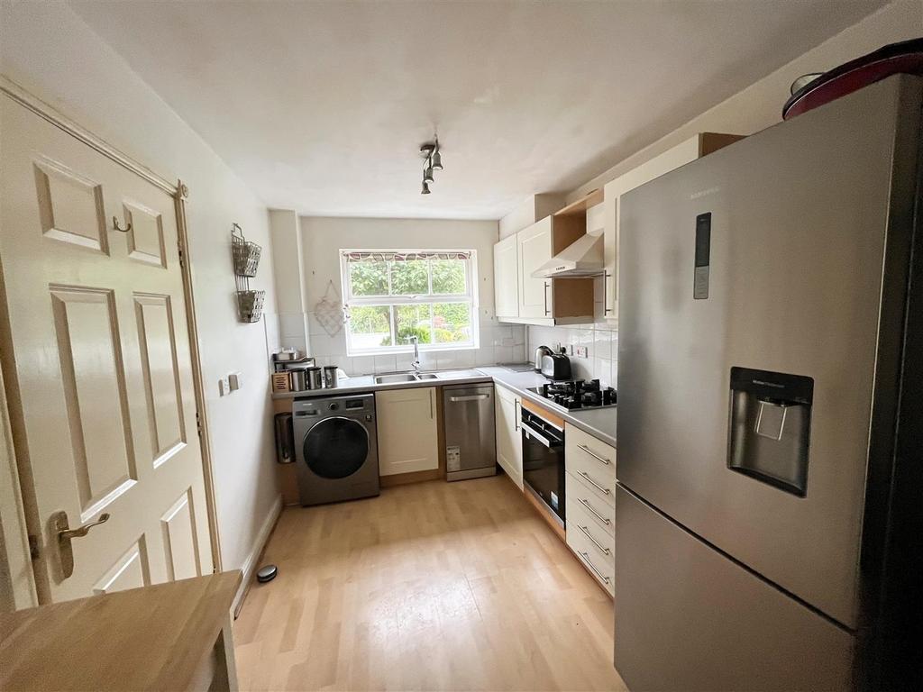 Finsbury Way, Handforth, Wilmslow 3 bed house £1,450 pcm (£335 pw)