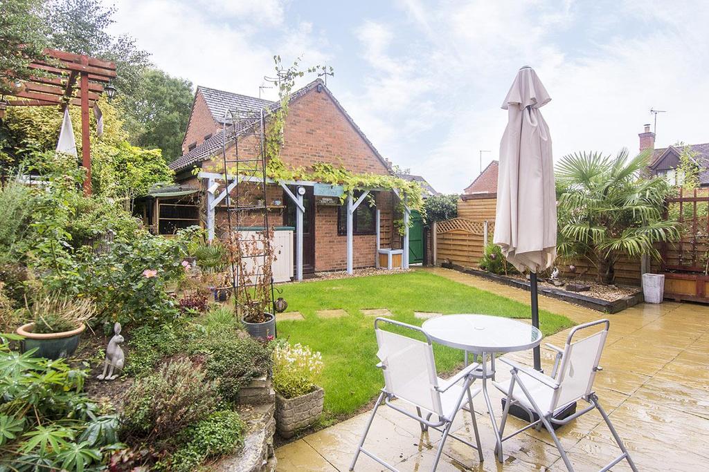 Manor Court, Middleton, Market Harborough 2 bed house £275,000