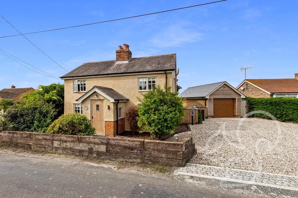 Church Road, Greenstead Green, Halstead 4 bed detached house £1,900