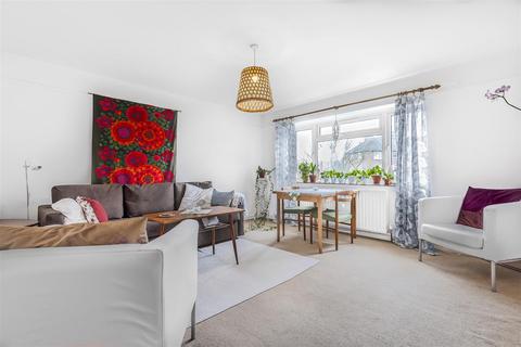 2 bedroom flat to rent, Priests Bridge, East Sheen, SW14
