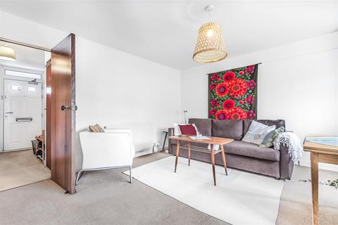 2 bedroom flat to rent, Priests Bridge, East Sheen, SW14