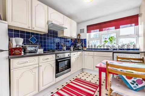 2 bedroom flat to rent, Priests Bridge, East Sheen, SW14
