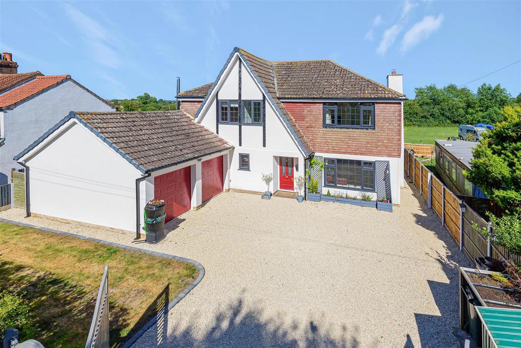 Roughton Road, KirkbyonBain... 4 bed detached house £375,000