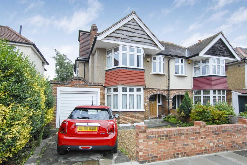 Ryecroft Avenue, Twickenham 4 bed semidetached house £1,000,000