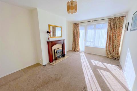 2 bedroom flat for sale - Carew Road, Eastbourne