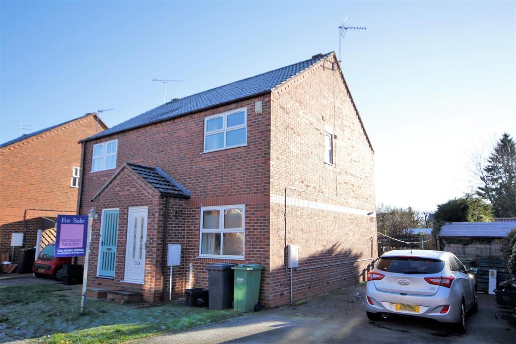 Riverside Close, Elvington, York YO41 4DU 3 bed semidetached house for