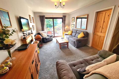 24 Hillside, Nuneaton, CV10 0NN