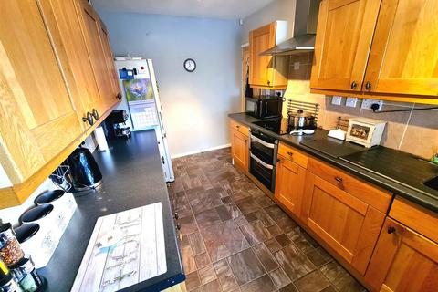 24 Hillside, Nuneaton, CV10 0NN