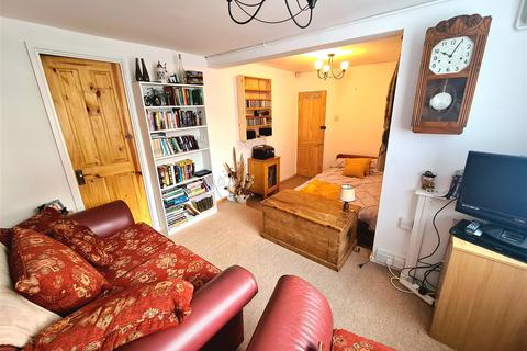 24 Hillside, Nuneaton, CV10 0NN
