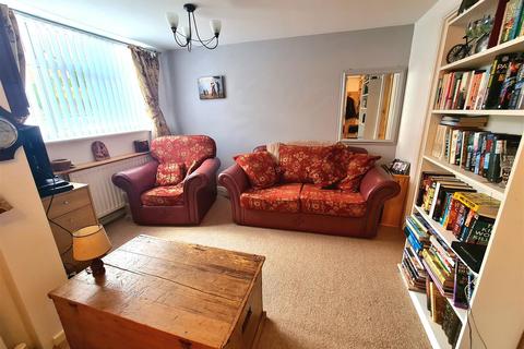 24 Hillside, Nuneaton, CV10 0NN