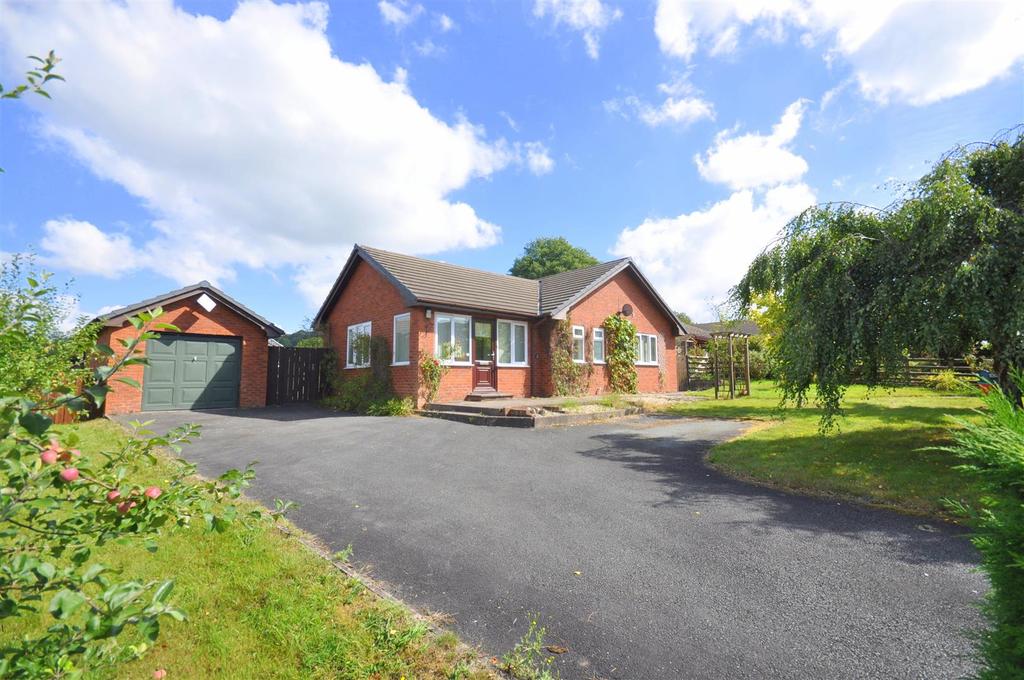 Guidfa Meadows, Crossgates, Llandrindod Wells 3 bed detached bungalow