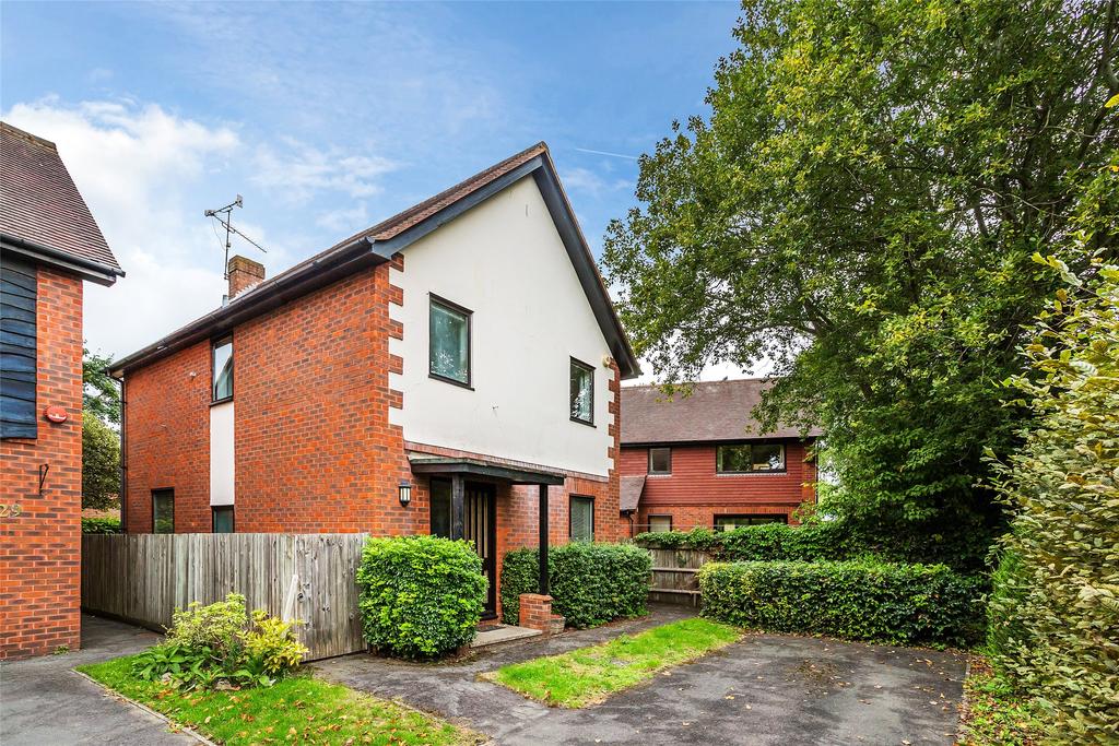 Church Lane, Oxted, RH8 2 bed detached house £650,000