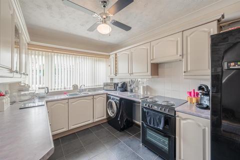 275 Bromley Lane, Kingswinford, DY6 8TB