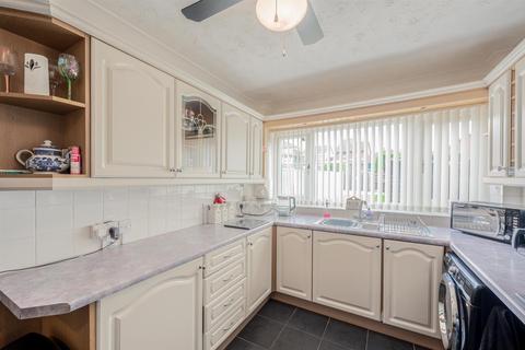 275 Bromley Lane, Kingswinford, DY6 8TB