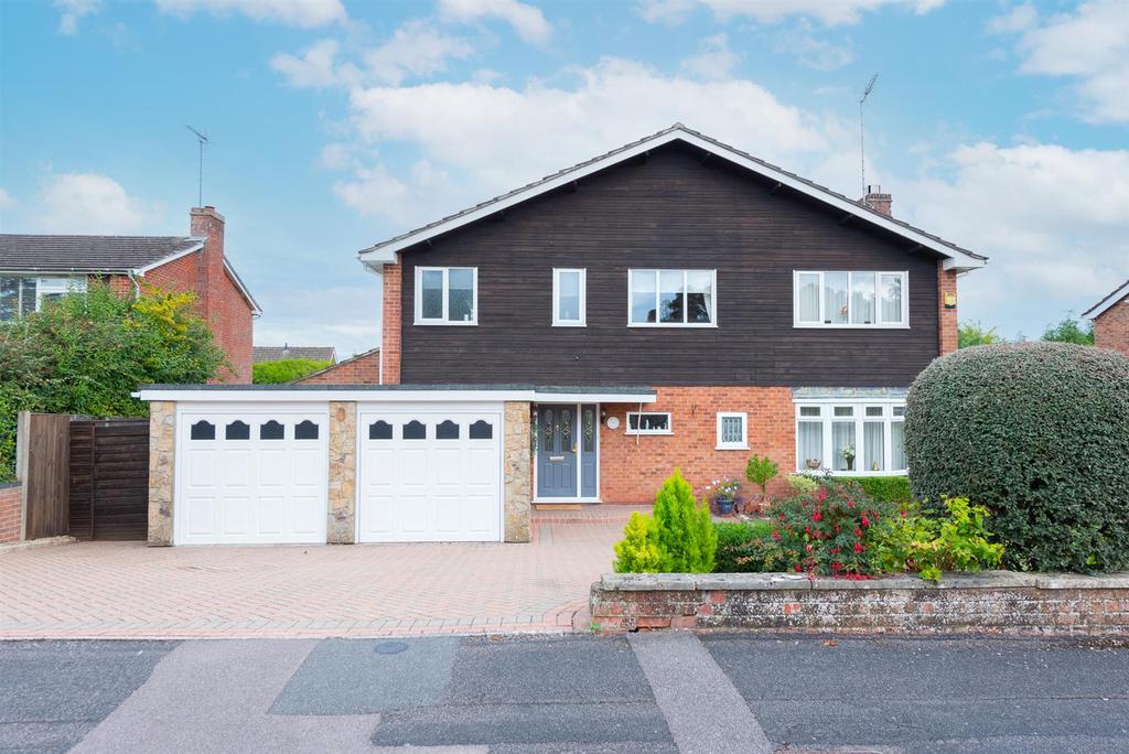 Neville Close, Basingstoke 4 bed detached house £800,000