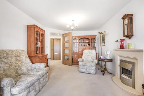 1 bedroom retirement property for sale - Crayshaw Court, Caversham, Reading RG4 8EQ