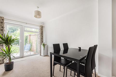 11 Moss Close, Caversham, Reading, RG4 5HH