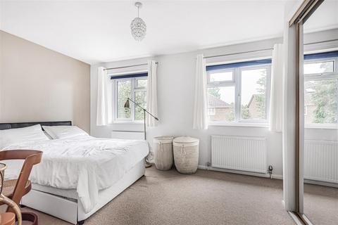 11 Moss Close, Caversham, Reading, RG4 5HH