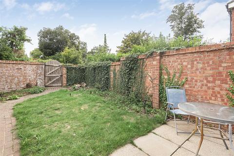 11 Moss Close, Caversham, Reading, RG4 5HH