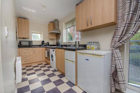 46 Arnold Road, Mangotsfield, Bristol, BS16 9LB