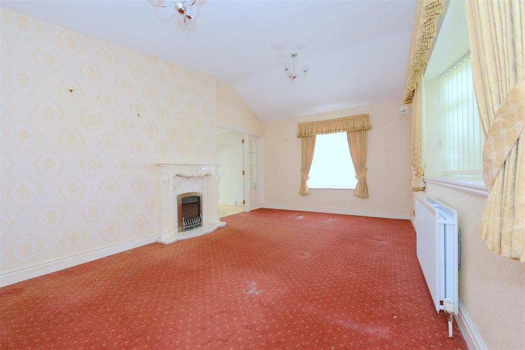Portland Crescent, Shrewsbury 3 bed detached house £339,995