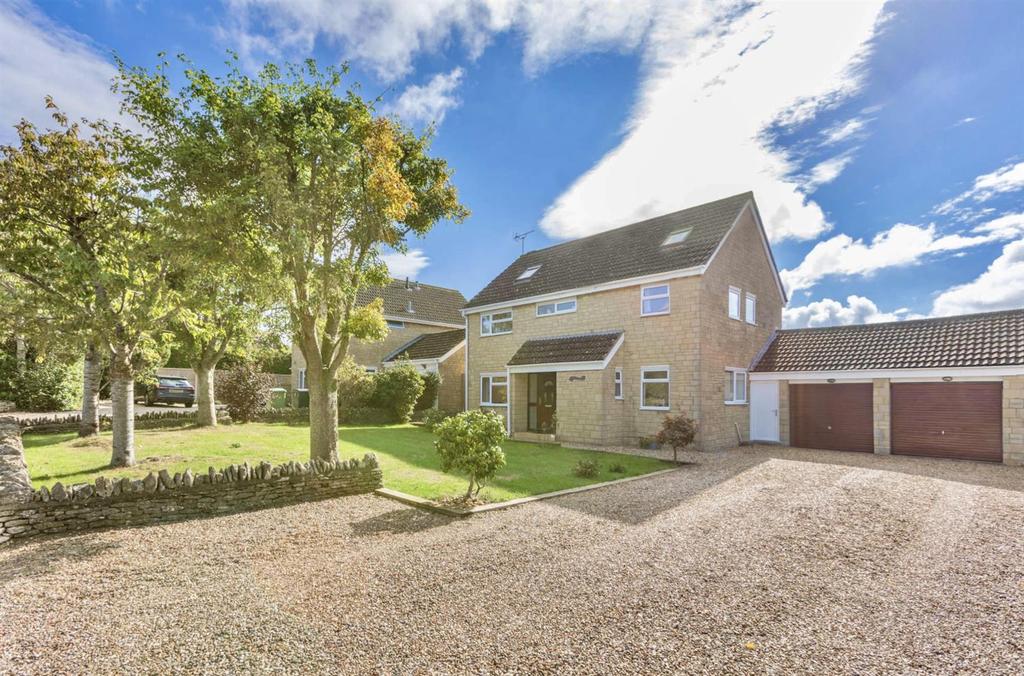 Baunton Lane, Cirencester 4 bed detached house £675,000