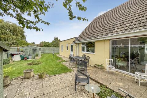 4 bedroom semi-detached house for sale - Meadow Way, South Cerney, Cirencester