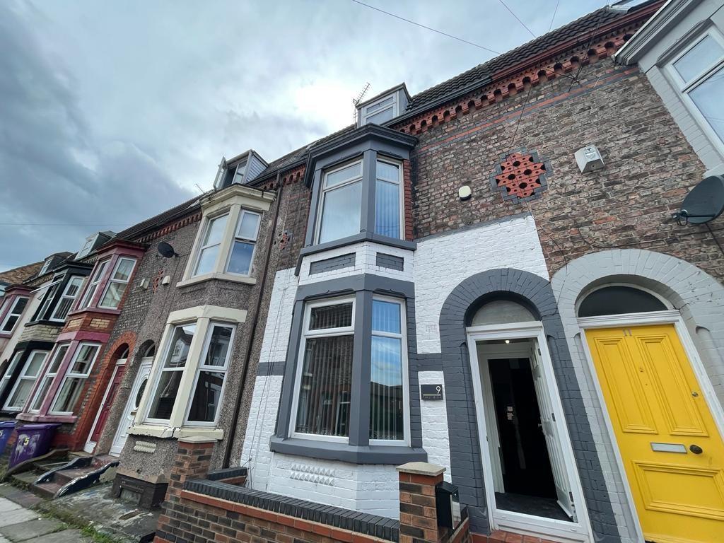 Front of property.jpg