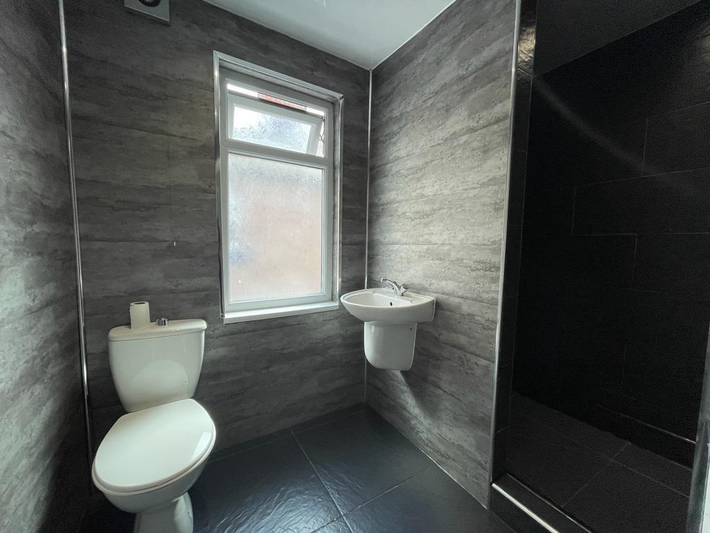 Main bathroom