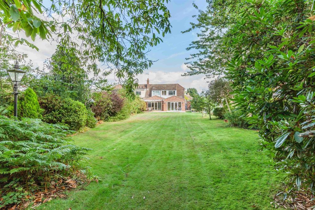 The Meadows, Ingrave, Brentwood 4 bed semidetached house for sale £