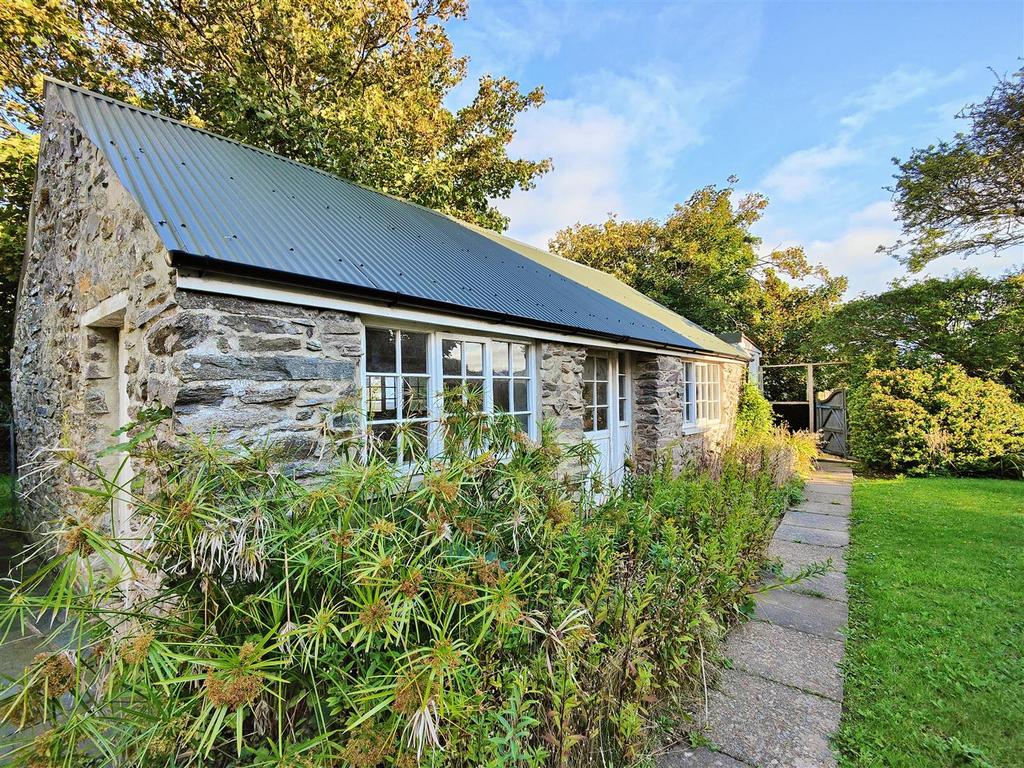 Barn/Former Cottage/Workshop