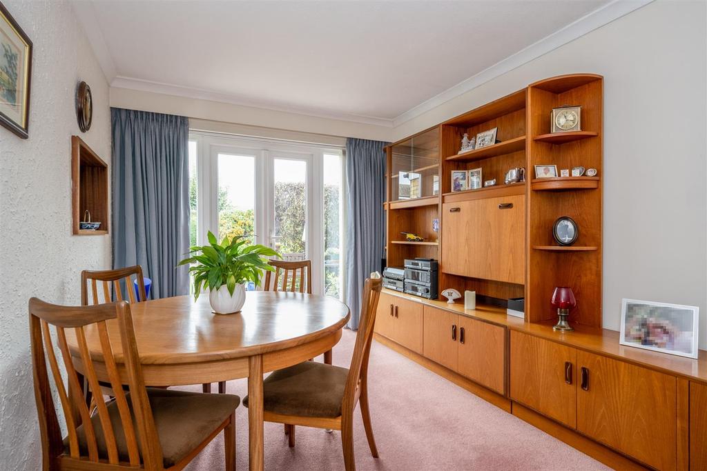 Fleetside, West Molesey 3 bed end of terrace house for sale £465,000