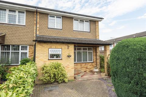 119 Fleetside, West Molesey, KT8 2NQ