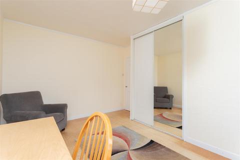 7 St. Margarets Crescent, Auchterarder, PH3 1LT