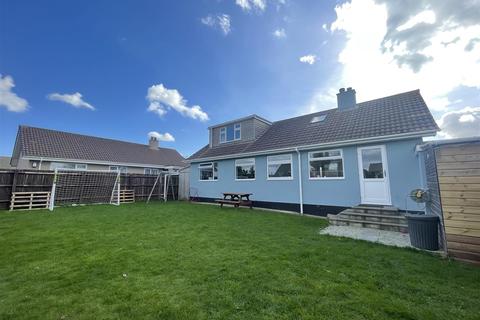 4 bedroom detached bungalow for sale - Knights Meadow, Carnon Downs, Truro