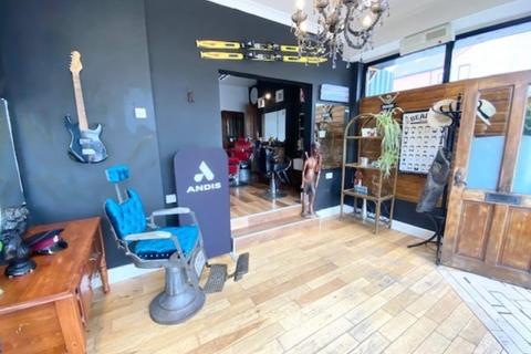 Hairdresser and barber shop for sale - Leasehold Barbers Shop Located In Earlsdon