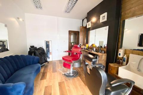 Hairdresser and barber shop for sale - Leasehold Barbers Shop Located In Earlsdon