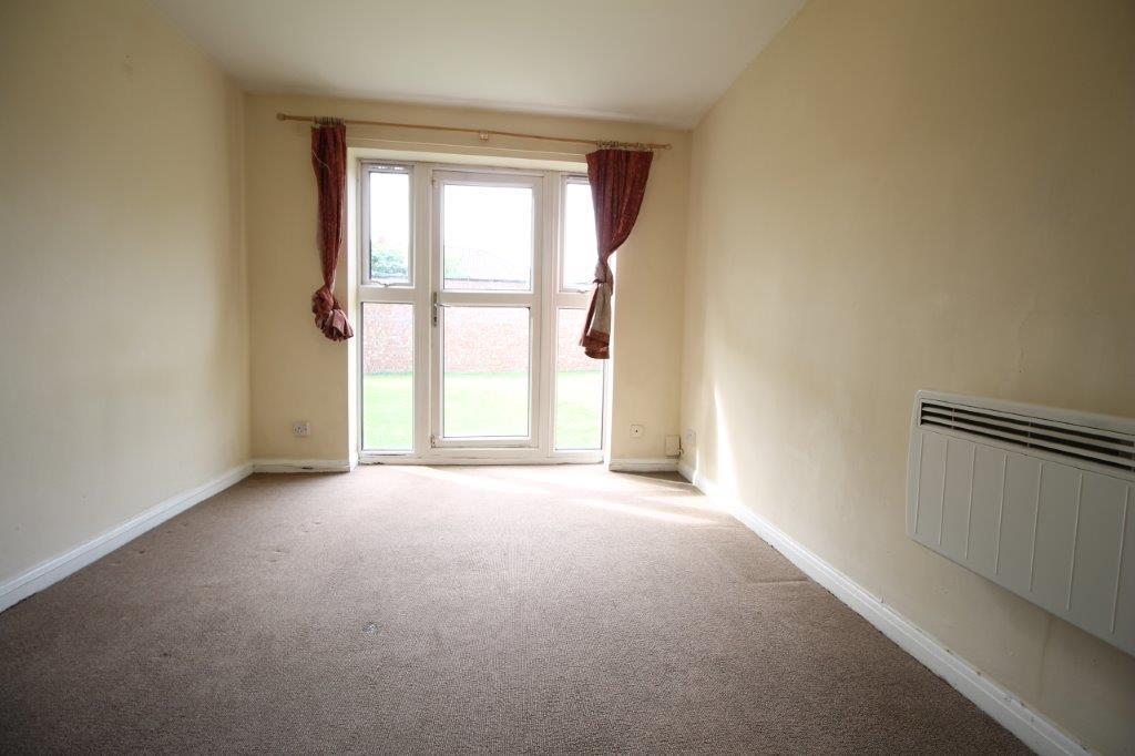 Vicarage Close, Northolt UB5 1 bed flat £1,100 pcm (£254 pw)