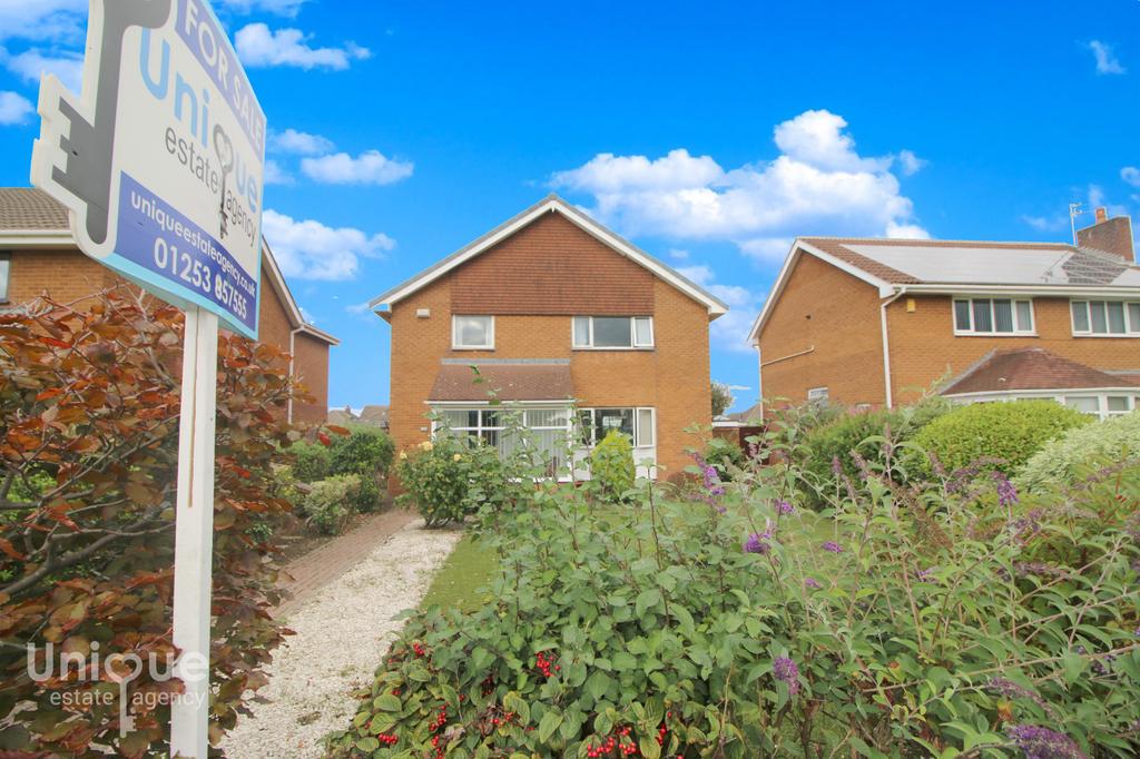 Warren Drive, ThorntonCleveleys, FY5 4 bed detached house for sale £