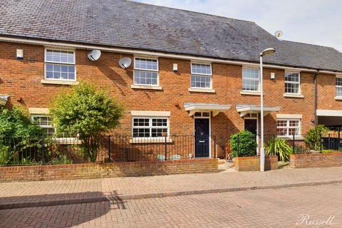25 Bernardines Way, Buckingham, MK18 1BF
