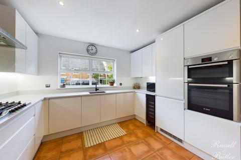 25 Bernardines Way, Buckingham, MK18 1BF