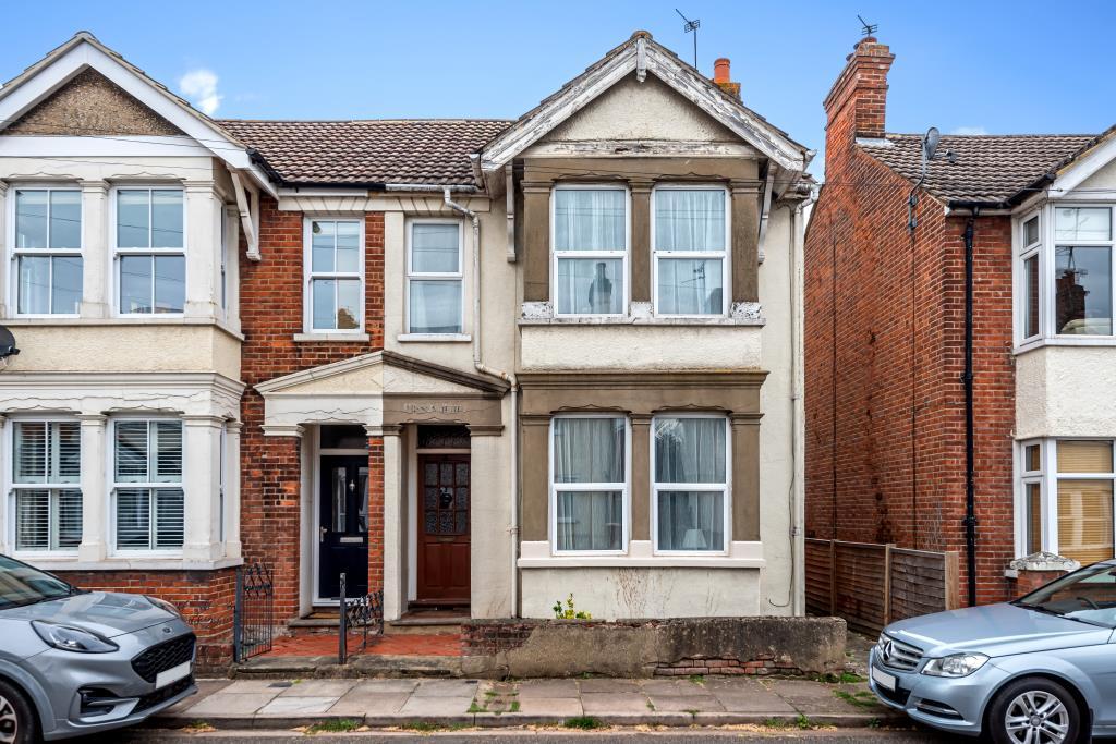 Aylesbury, Buckinghamshire, HP20 3 bed semidetached house for sale £