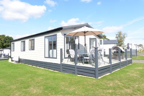 3 bedroom mobile home for sale - Naish Estate,New Milton,BH25 7RE