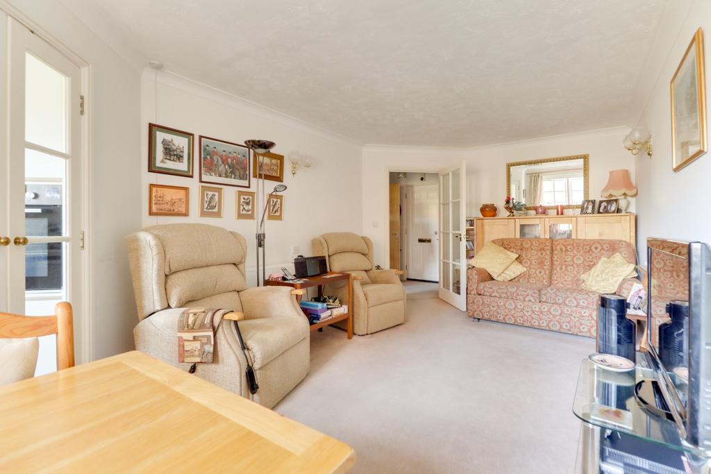 Queens Crescent, Southsea 1 bed retirement property for sale £139,950