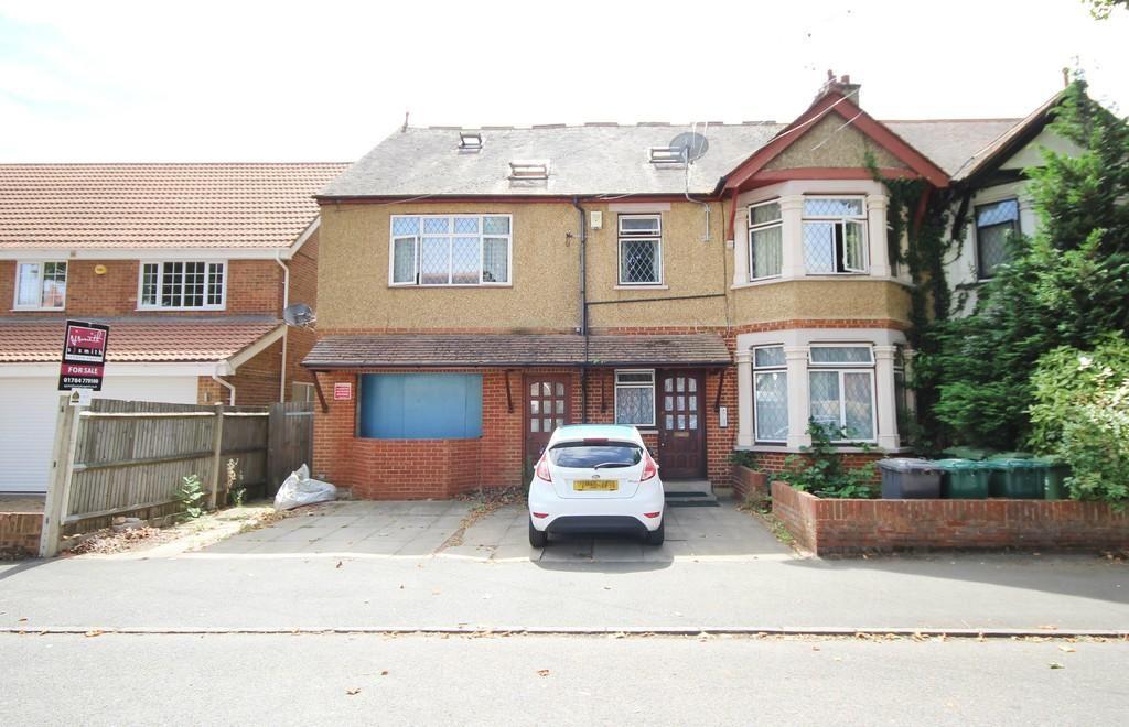 Sidney Road, StainesuponThames... 9 bed property £800,000